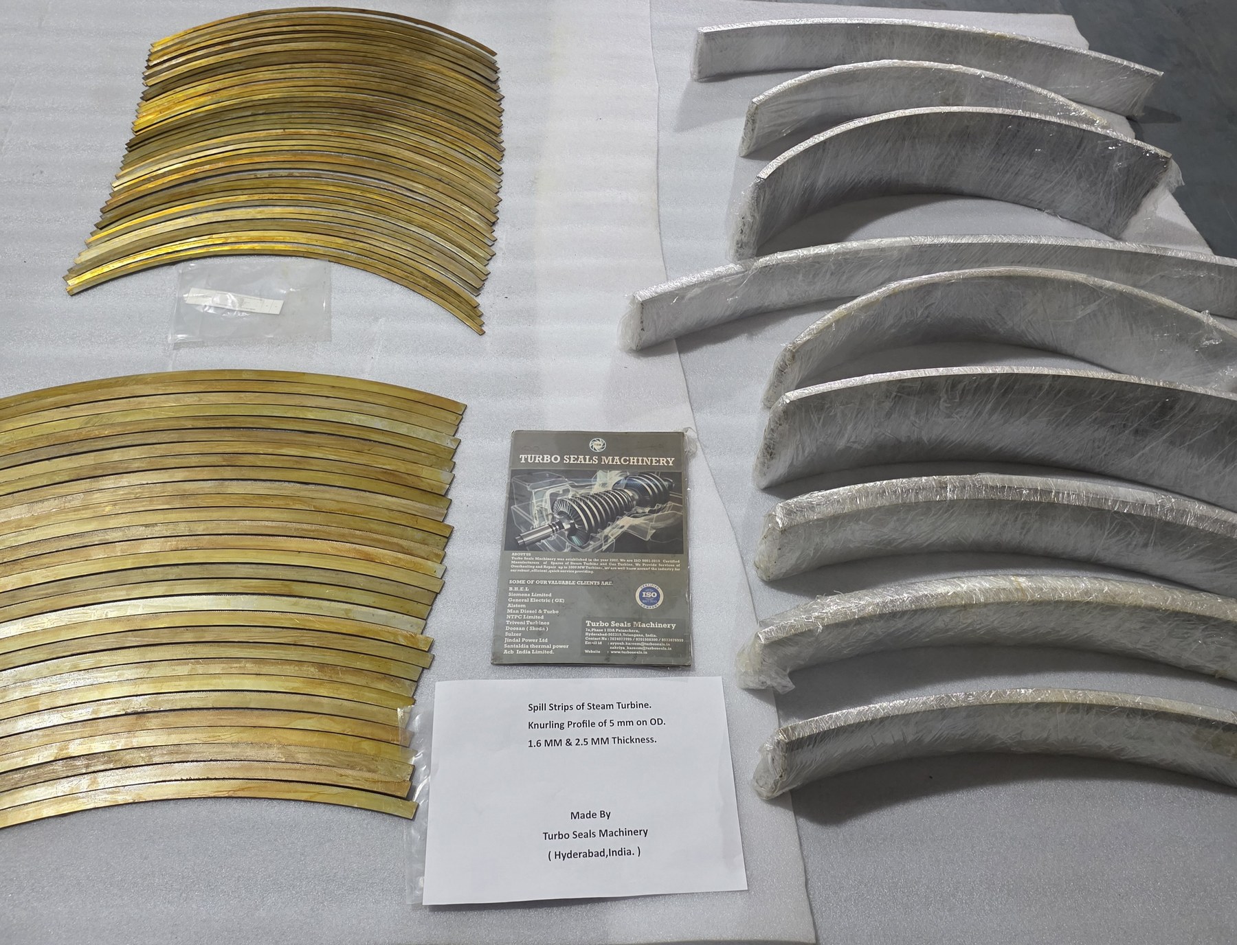 Packing ring and spill strip segments