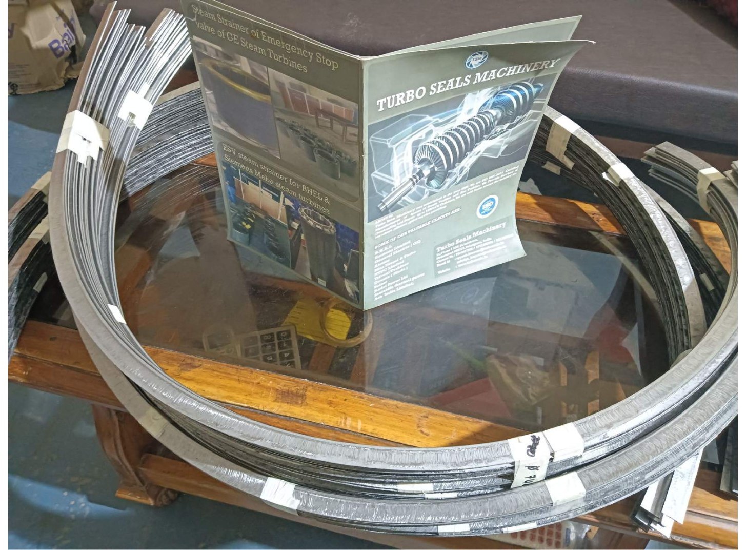 Packed turbine sealing fins